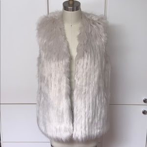 NWT Heartloom Dove/Ivory Faux Fur Vest - S